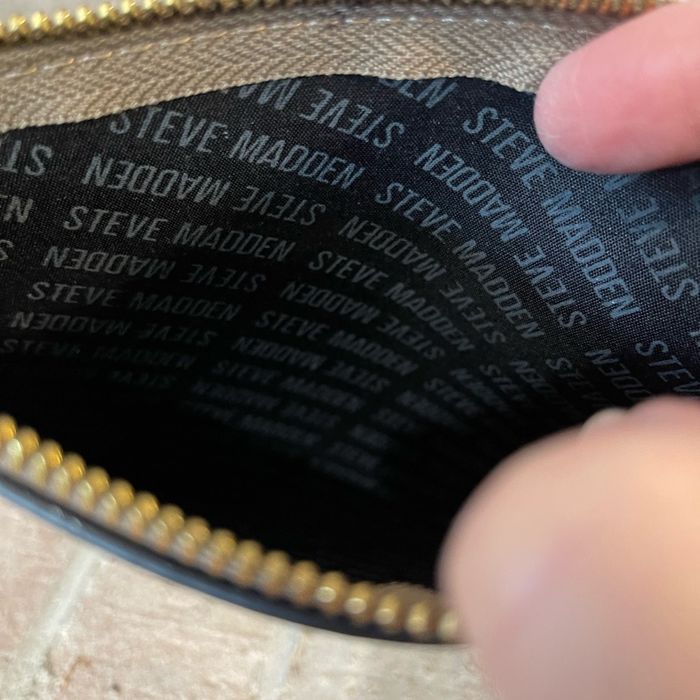Steve Madden Brown Sleek Design bag - Picture 7 of 8